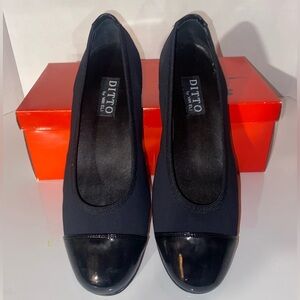 Ditto by Van Eli Black Cap Toe Flat Exbury Strap Womens Dress Shoes